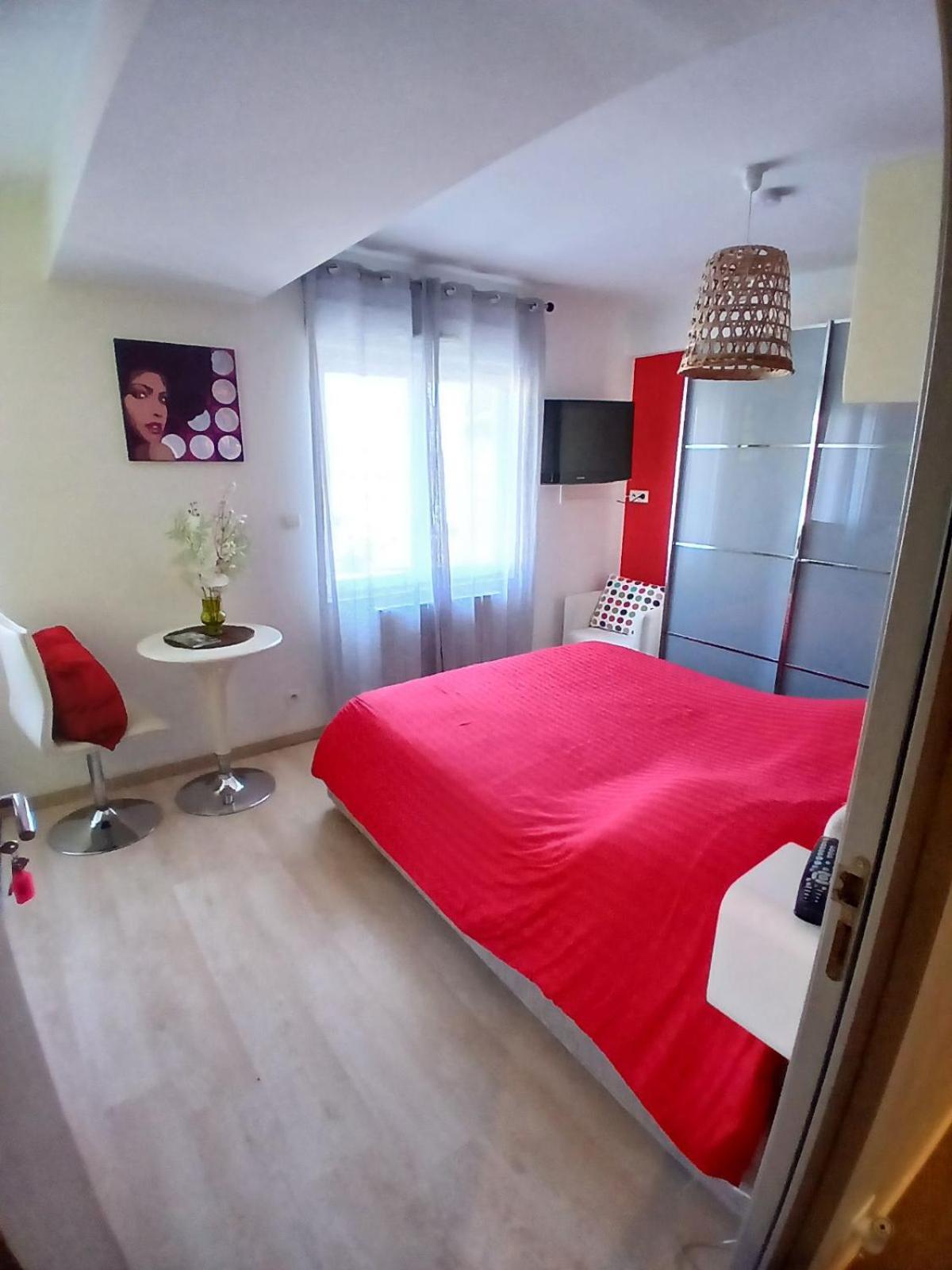 Hotel Le 116 กราเวลลินส์ ภายนอก รูปภาพ